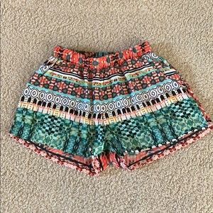 Tyche pattern shorts